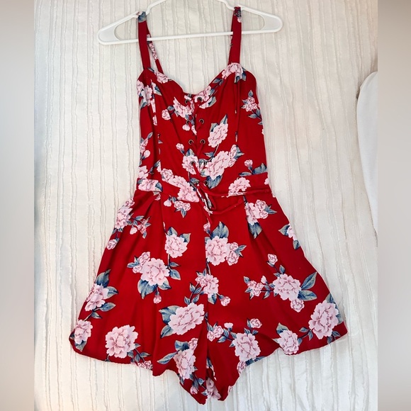 Hollister Pants - Hollister Sz. S Red Floral Romper